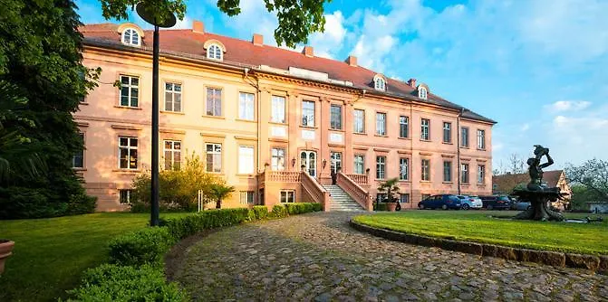 Schlosshotel Ruehstaedt Garni - Natur & Erholung An Der Elbe